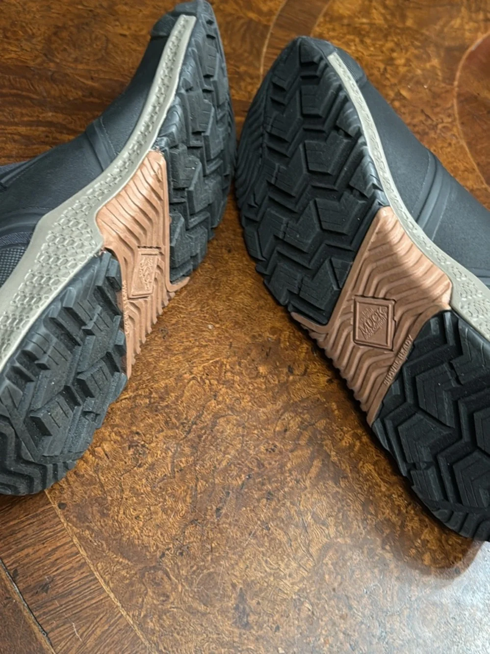 Men's muck  Slip-On Waterproof Shoes - Black